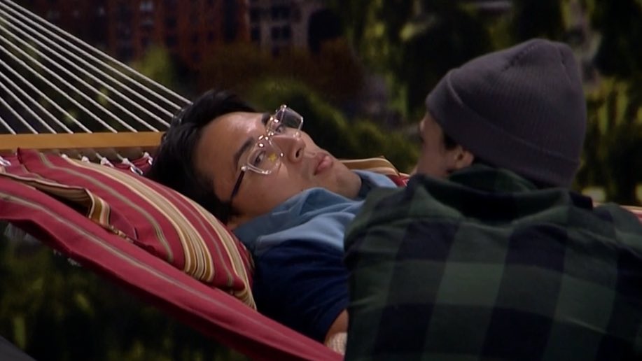 TheBigBroTea's tweet image. I could hear they were annoyed someone was walking over and just by their faces I knew it was Keanu 😭 #bb27