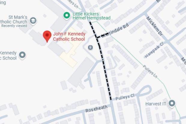 WW_Direct's tweet image. The HARRY POTTER TV series is expected to film at John F Kennedy Catholic School in Hemel Hempstead today
The road outside the school will be closed for 3 days to allow crews to film Harry's Muggle school scenes