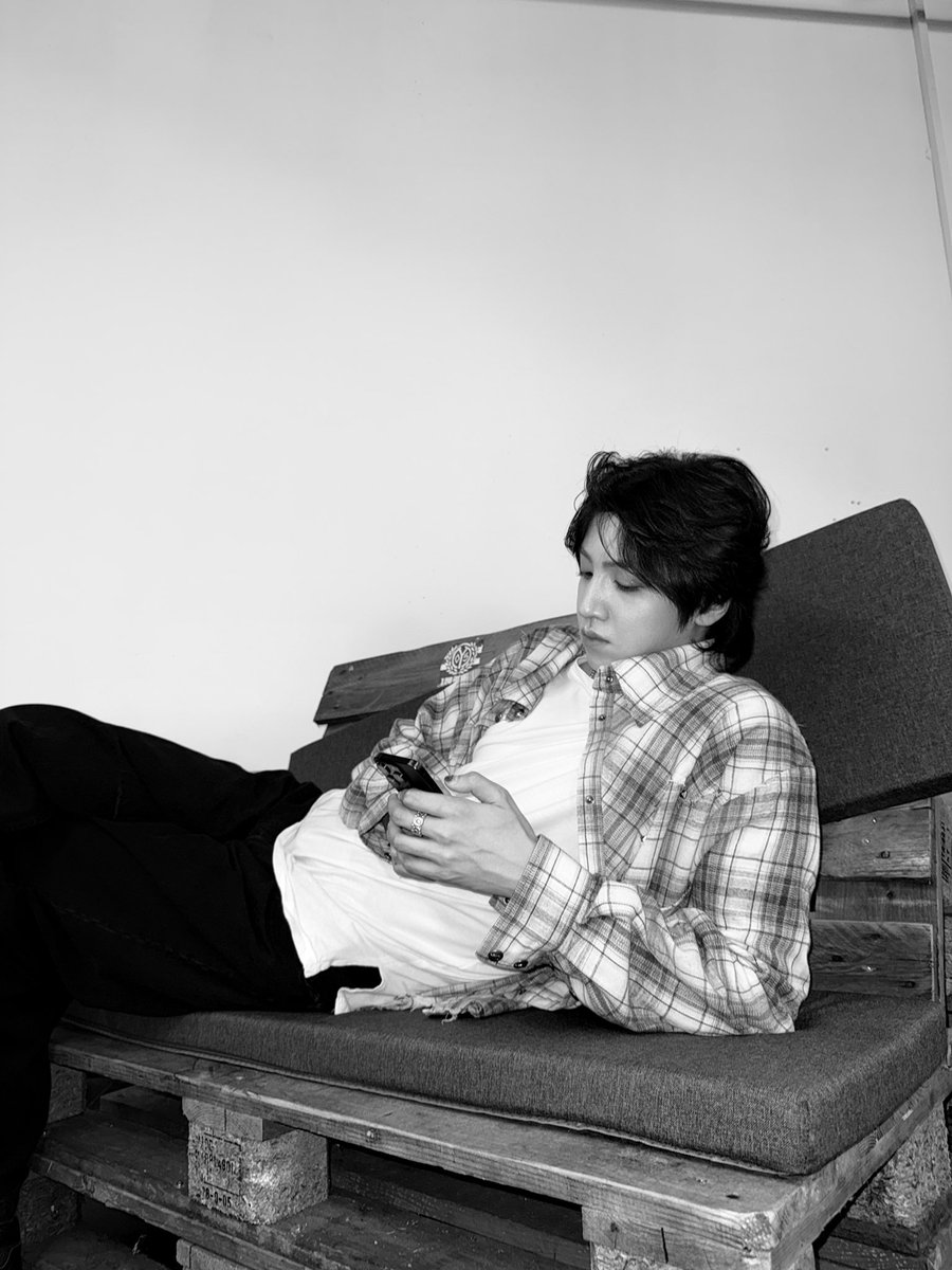 Sometimes the most interesting thing become your chair when you're tired 😮‍💨