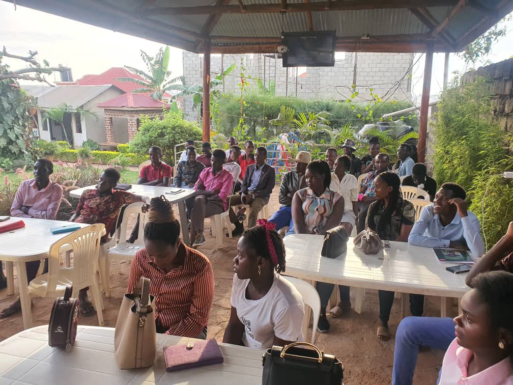 CERAIUg's tweet image. Happening now! Youth engagement on climate activism &amp;amp; human rights. Today there is increased human rights violations targeting youth activists against oil projects.The training will increase youth’s knowledge in climate activism &amp;amp; human right to defend themselves during work.