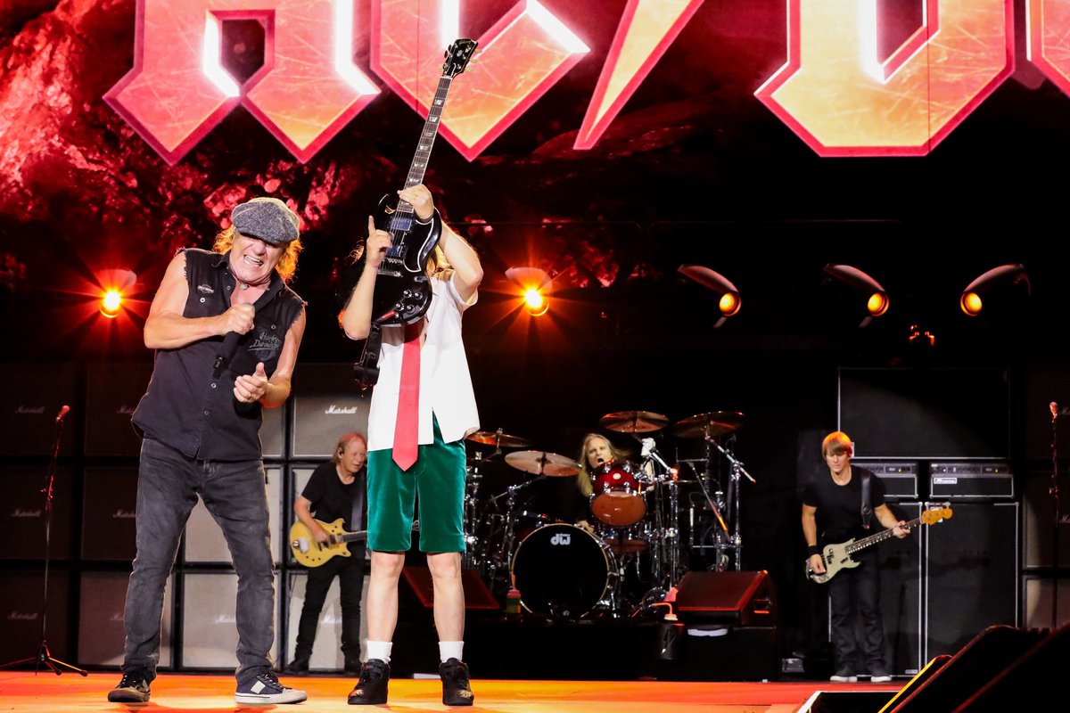 Are you ready Tallinn! #PowerUpTour 📷 <a href="/ChristieGoodwin/">Christie Goodwin</a>