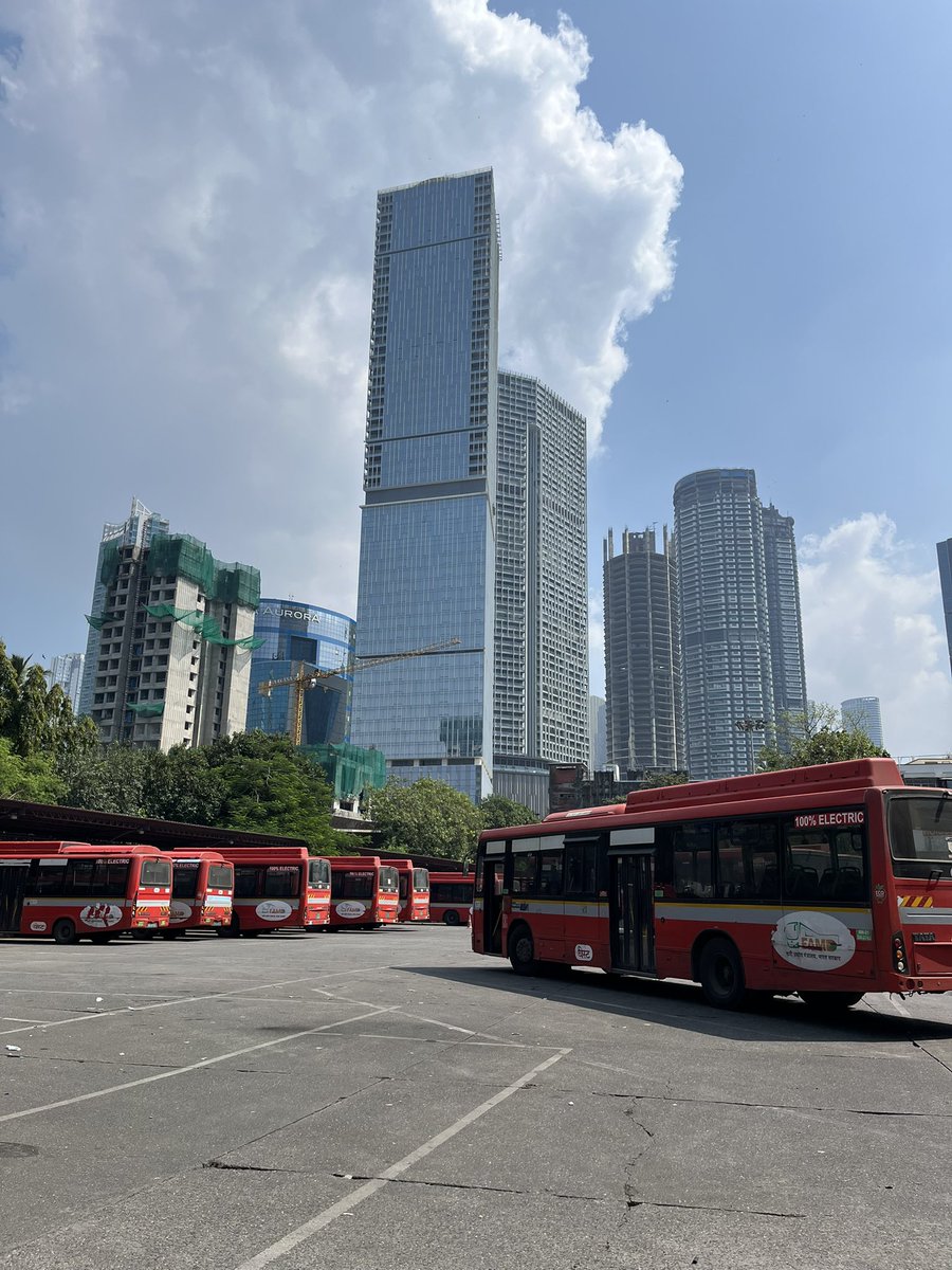 marinebharat's tweet image. BEST Mumbai has just 1000 AC Electric Buses
Another 4500 AC Electric will join fleet soon. Deliveries are delayed due to Global Supply Chain constraints
BEST Mumbai should submit interest under PM eDrive Scheme.
Mumbai needs 10,000 AC Electric Buses, especially iconic DD…