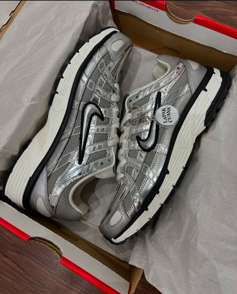 ashowzwears_'s tweet image. NIKE P-6000 โMETALLIC SILVERโ
Now available ๐ฅ
Price N72,000
Size: 40 - 45
Order link: wa.me/+2349068187970