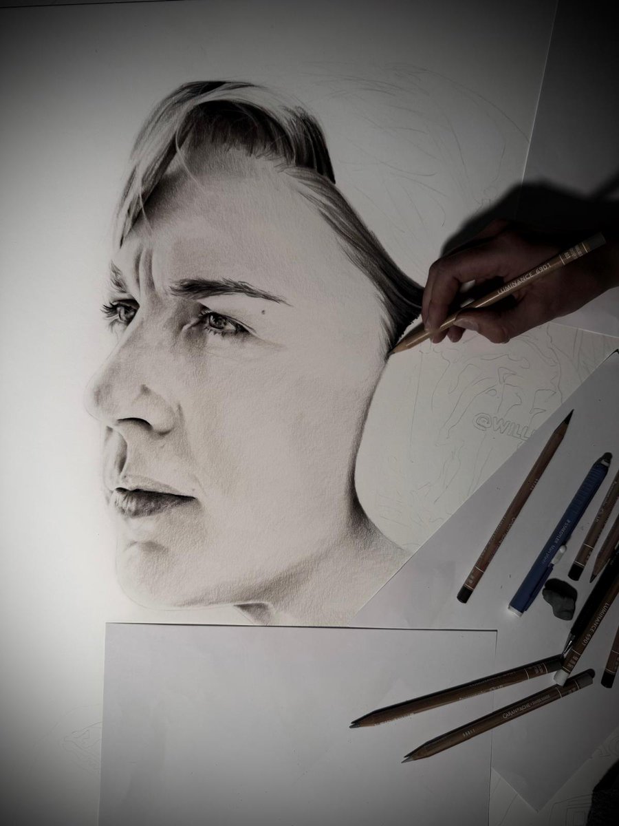 Ecapener's tweet image. Work has started on my portrait of Claire Williams and I'm sooooooo excited about it!