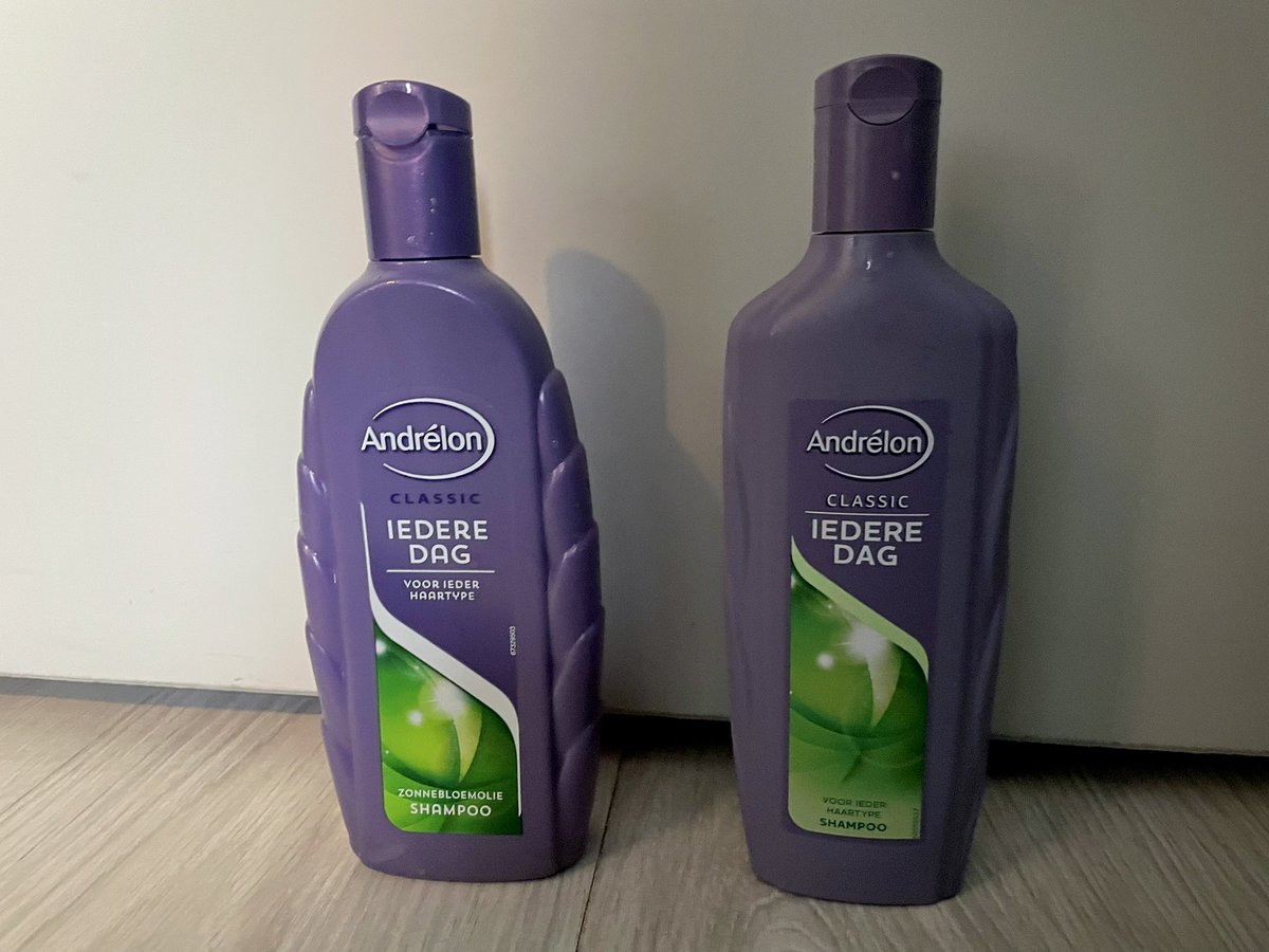 klaasm67's tweet image. Niks chique. Andrélon is gewoon een samentrekking van de naam van de kapsalon van de oprichter, die André heette: "André's kapsalon. De shampoofles heeft onlangs een slechte update gehad. De iconische dennenappelschubben aan de zijkant zijn nog maar nauwelijks zichtbaar.