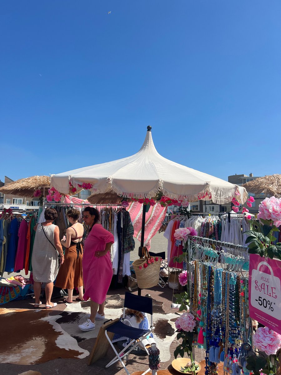 HavefunEvents's tweet image. 🌴 Zin in boho vibes aan zee?
Huur een e-chopper of elektrische step bij Have Fun Events en tour langs het Ibiza Festival in Noordwijk! 🛍️🎶🍹
Shop, chill &amp;amp; geniet van livemuziek en streetfood aan de boulevard 🌊
👉 havefunevents.nl

#ibizafestival #noordwijk #uitagenda