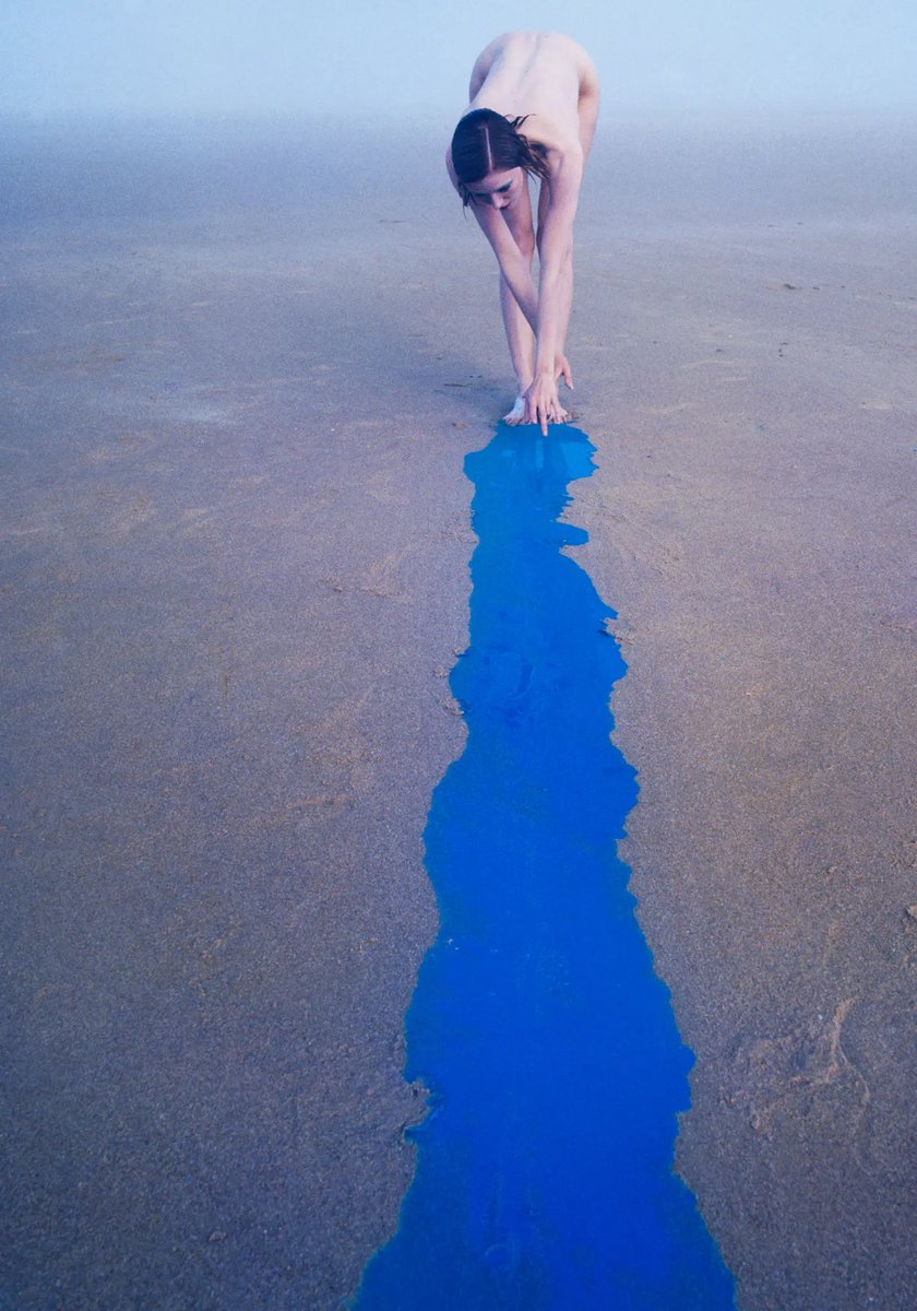 fellowshiptrust's tweet image. Photo France, September 1972
→ Part of the @guy_bourdin Portfolio
Released in 2022