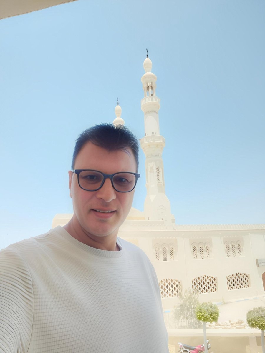 صباح الخير والسعادة لكل احبابى واخواتى ♥️♥️