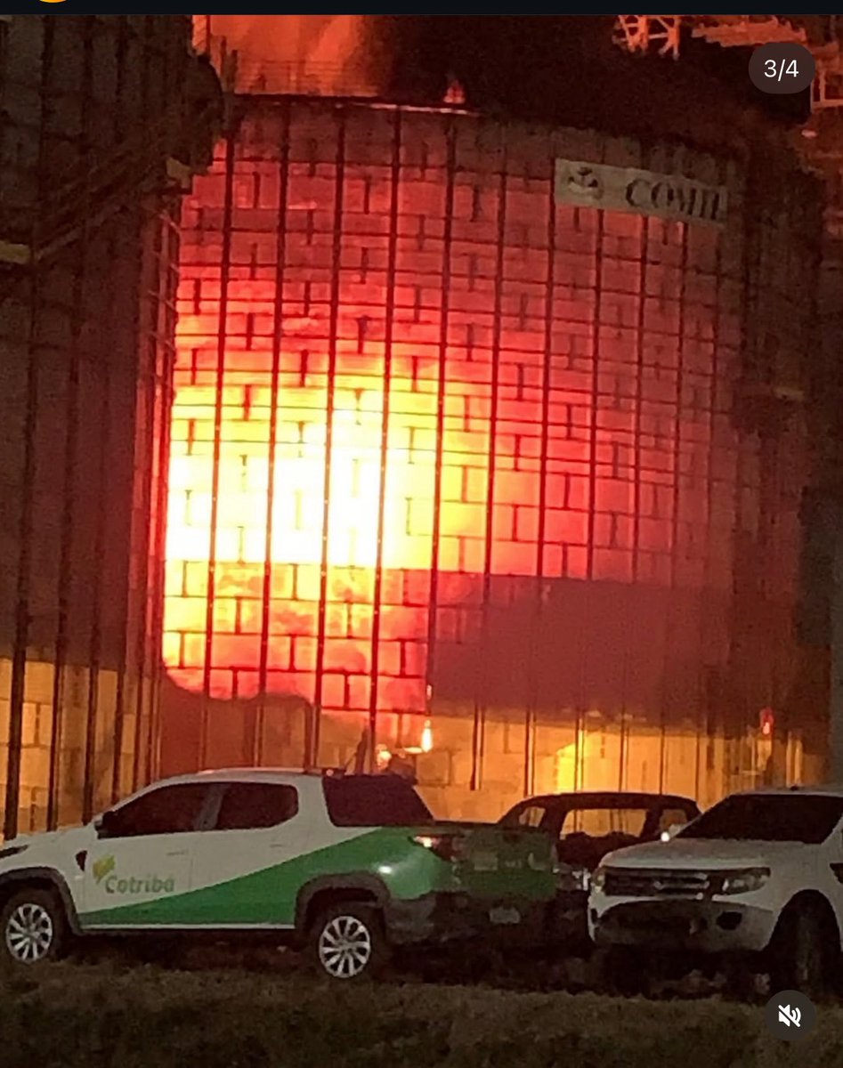 buperac's tweet image. This is wild. A bin full of soy started on fire in Brazil. In case you aren’t aware, you shouldn’t be able to see through your bins.