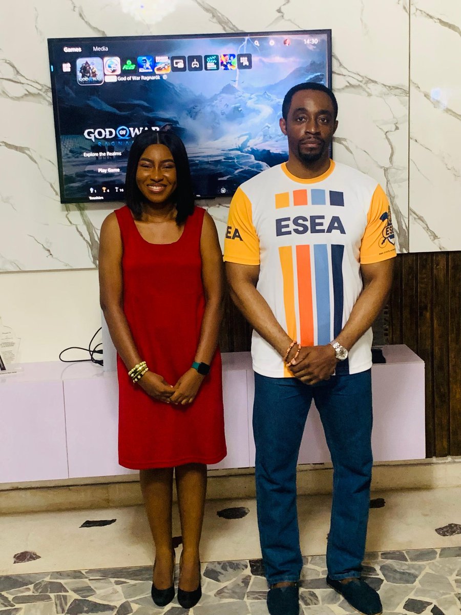 boladebezi's tweet image. It was an honour being in the presence of and getting endorsed by His Royal Highness Ezelekhae Ewuare The Crown Prince of Benin Kingdom and Grand Patron of Edo State Esports Association @Esports_Edo.
Edaiken gha to kpere!
@_spiriituaL
@OwlsomeWears
@ListsNG
@afeare_isreal