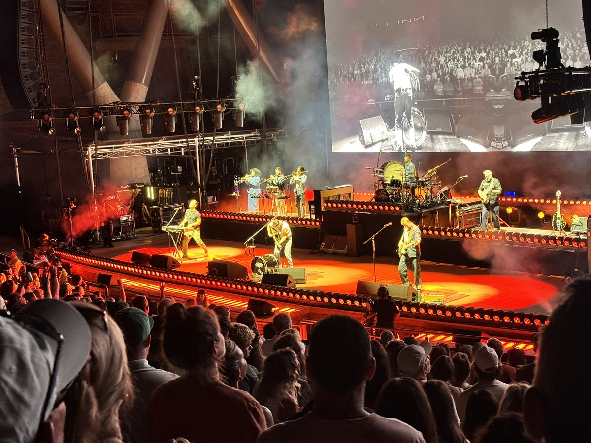 Katcant9's tweet image. Amazing show at #redrocks  seeing #mumfordandsons