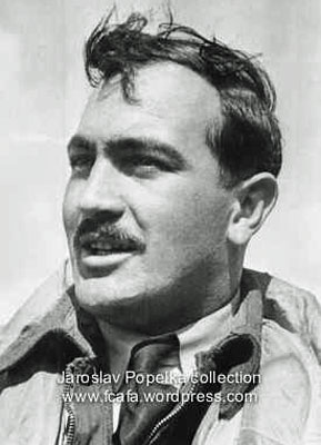 pettore's tweet image. Born this day 23rd.July 1914.
Sgt. Frantisek Antonin Bernard. AFC.
Czech One of THE FEW.
bbm.org.uk/airmen/Bernard…
He survived the War &returned to Czechoslovakia but, like so many ex-RAF airmen, he was purged by the communist government in 1948.
He later emigrated to New Zealand