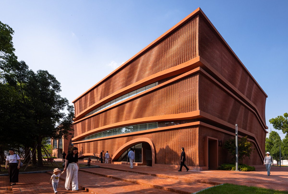 ArchDaily's tweet image. ShenjiaGarden Intangible Heritage Pavilion by Archi-Union Architects + TJAD
China 🇨🇳
ow.ly/qHUh50WtIqP