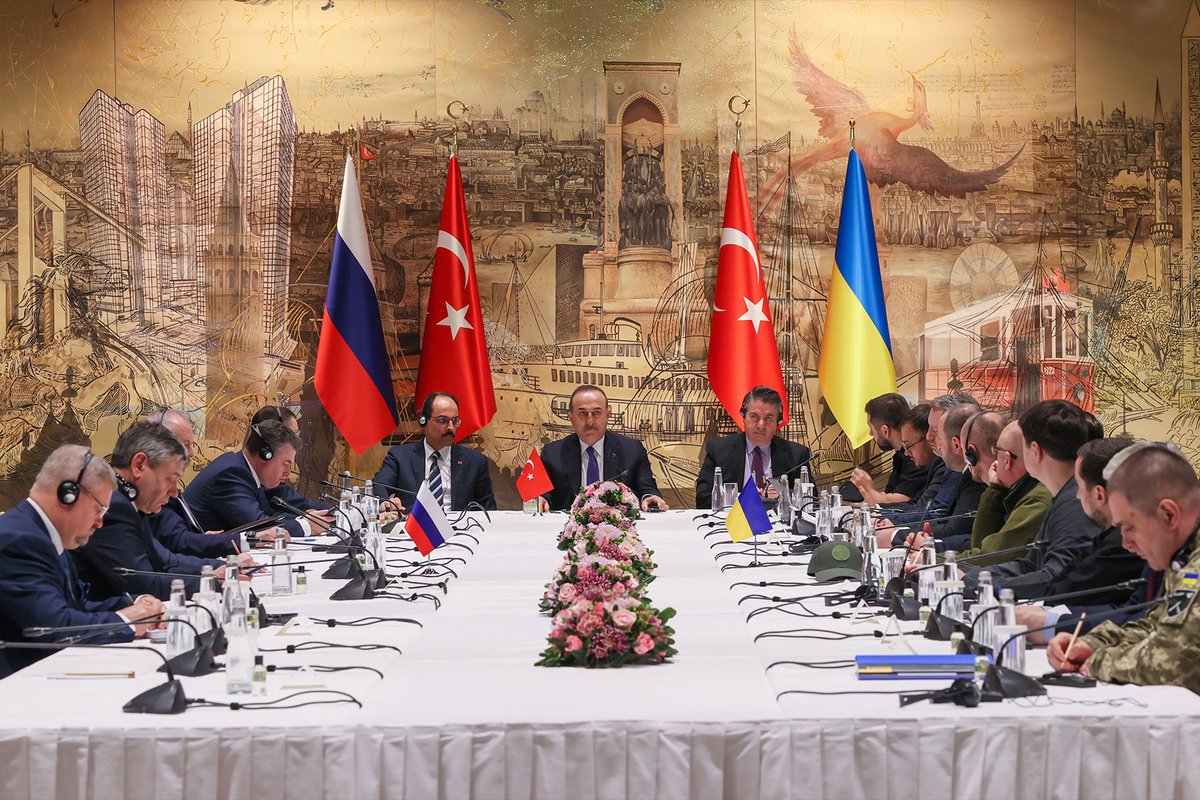 DSocialista_'s tweet image. Rusia y Ucrania reanudarán contactos directos esta semana para negociar borradores de acuerdo
El Kremlin confirma una nueva ronda en Estambul sin prever "avances milagrosos", pero ambas partes debatirán borradores de memorándum por separado.
🔗diariosocialista.net/2025/07/23/rus…