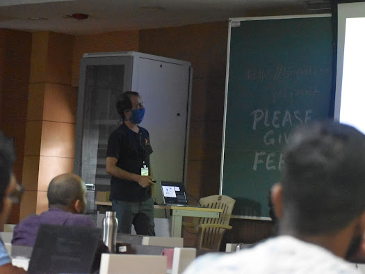 camp_course's tweet image. Thank you, Prof. Sachin Deshmukh, for joining us at CAMP 2025! From spikes in awake, behaving animals to spatial codes that made our heads spin-in the best way-your talk definitely sparked some spatial thinking at CAMP.