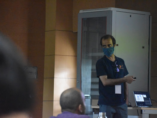 camp_course's tweet image. Thank you, Prof. Sachin Deshmukh, for joining us at CAMP 2025! From spikes in awake, behaving animals to spatial codes that made our heads spin-in the best way-your talk definitely sparked some spatial thinking at CAMP.