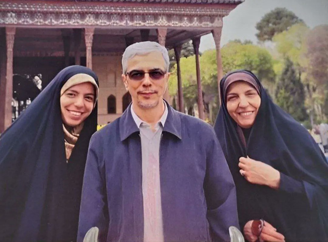 hashemnikzad_ir's tweet image. ما سینه زدیم بیصدا باریدند
از هرچه که دم زدیم آنها دیدند
ما مدعیان صف اول بودیم
از آخر مجلس شهدا رو چیدند
#فالوبک_تضمینی
#حمايت_انقلابى
