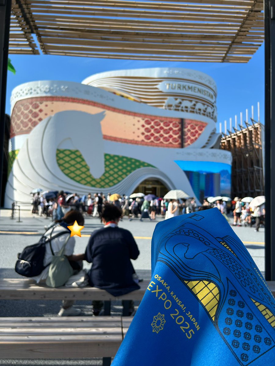 mihobell's tweet image. 写真1枚目…分かるかな?
欲しかったトルクメニスタンのパビリオンイラストのトートバッグ。
買えました〜🙌
没入型映像ルームも良かったし、ショップも充実してるし、建物の中は宮殿みたいだし、圧倒されるパビリオン✨
#こさちゃんズと万博
#トルクメニスタン館