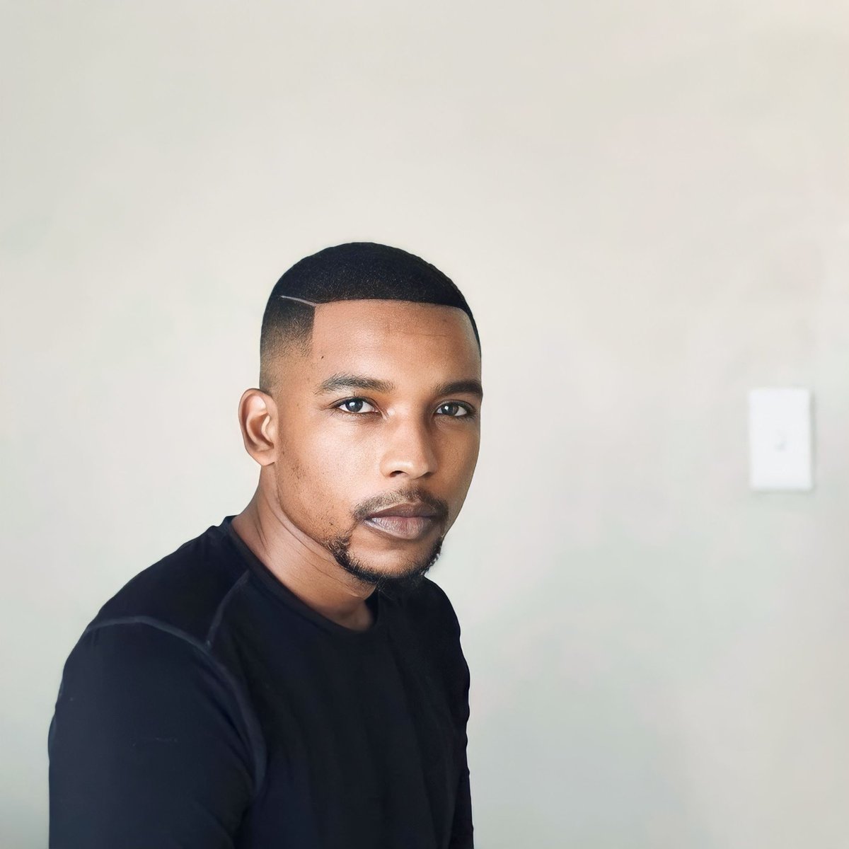 thatoivan's tweet image. brethren,
we are officially 32.
i intend to have a beautiful birthday 🎈
le tla enjoya, akere?
