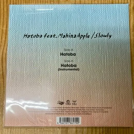 【新入荷】Slowly feat. Mahina Apple - Hatoba [7"] 「待望のSlowlyの新曲は、ビートメーカーMantisとのユニット、そしてGrooveman Spotとの共作など地元福岡を拠点に全国区での活躍をしている注目の女性シンガーMahina Appleを迎えた意欲作！」wenod.com/?pid=186323617