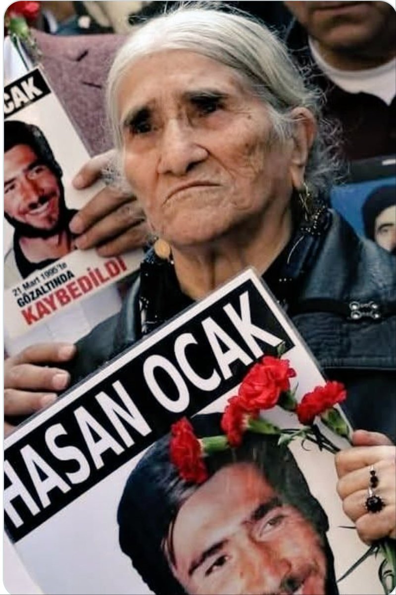 "Annemiz, sığınağımız, bize sevgiyi, insanlığı öğreten, yol gösterecimiz Emine Ocak’ı kaybettik. 
Acımız büyük..."  Evlatları
Emine Anne,  gözaltında kaybedilen oğlu Hasan Ocak için başlattığı mücadeleyi başka evlatlar kaybedilmesin diye sürdürdü. Çok üzgünüz, anısına ve