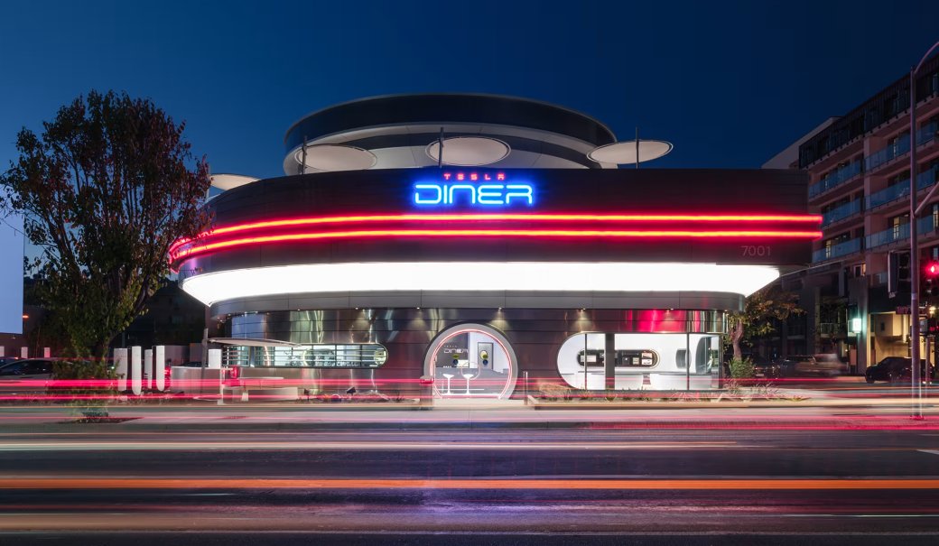BastianBraun121's tweet image. 🚨 BREAKING: Tesla Diner rumored for Shanghai 2026!
⚡️ Planned for Chinese New Year 2026
⚡️ ~3,000 m² site reserved near GigaShanghai
⚡️ Prices ~70% of US levels
