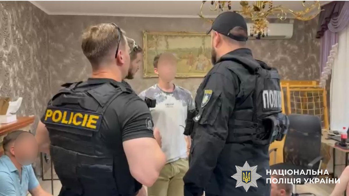 NPU_GOV_UA's tweet image. ❌Нацполіція у спільній міжнародній операції з чеськими правоохоронцями ліквідувала масштабну мережу кол-центрів
🔗Деталі: bit.ly/3IXjkwU
🔗youtube.com/watch?v=Nt4-op…