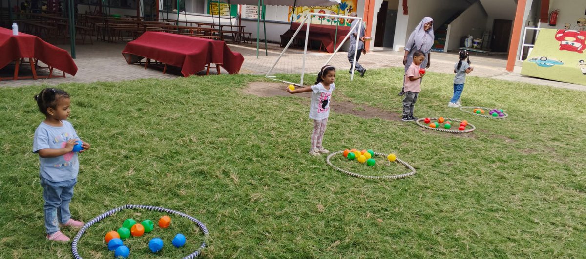 JafferyAcademy's tweet image. Camp was fun under the sun, I sorted my colours — now I’m done!

#OutdoorFun #ColourSorting #summerfun #summercamp #nurseryschool #jafferyacademymombasa