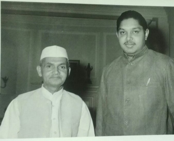 AnandRajDev3's tweet photo. Remembering my grandfather on his punyatithi.

2nd pic: with the then PM Shri Lal Bahadur Shastri Ji.
4th pic: with the then PM Smt. Indira Gandhi Ji. https://t.co/ZQpRnxLmUq