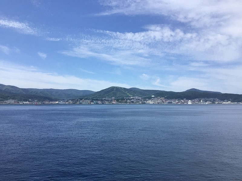jmetsacjp's tweet image. 令和7年7月23日(水曜日)青雲丸
小樽に仮泊しました。本船の仮泊地から小樽着岸中の飛鳥Ⅲが見えました。
#JMETS #seiunmaru #海技教育機構