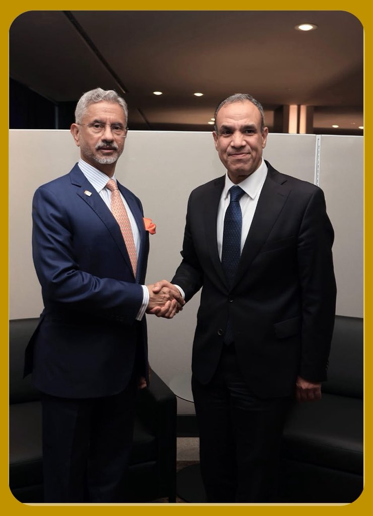 Dr. S. Jaishankar (@drsjaishankar) on Twitter photo Warm greetings to FM Badr Abdelatty, the Government and people of Egypt on their National Day.
Committed to advancing our strategic partnership.
<a href="/MfaEgypt/">Egypt MFA Spokesperson</a>
🇮🇳 🇪🇬 Warm greetings to FM Badr Abdelatty, the Government and people of Egypt on their National Day.
Committed to advancing our strategic partnership.
<a href="/MfaEgypt/">Egypt MFA Spokesperson</a>
🇮🇳 🇪🇬