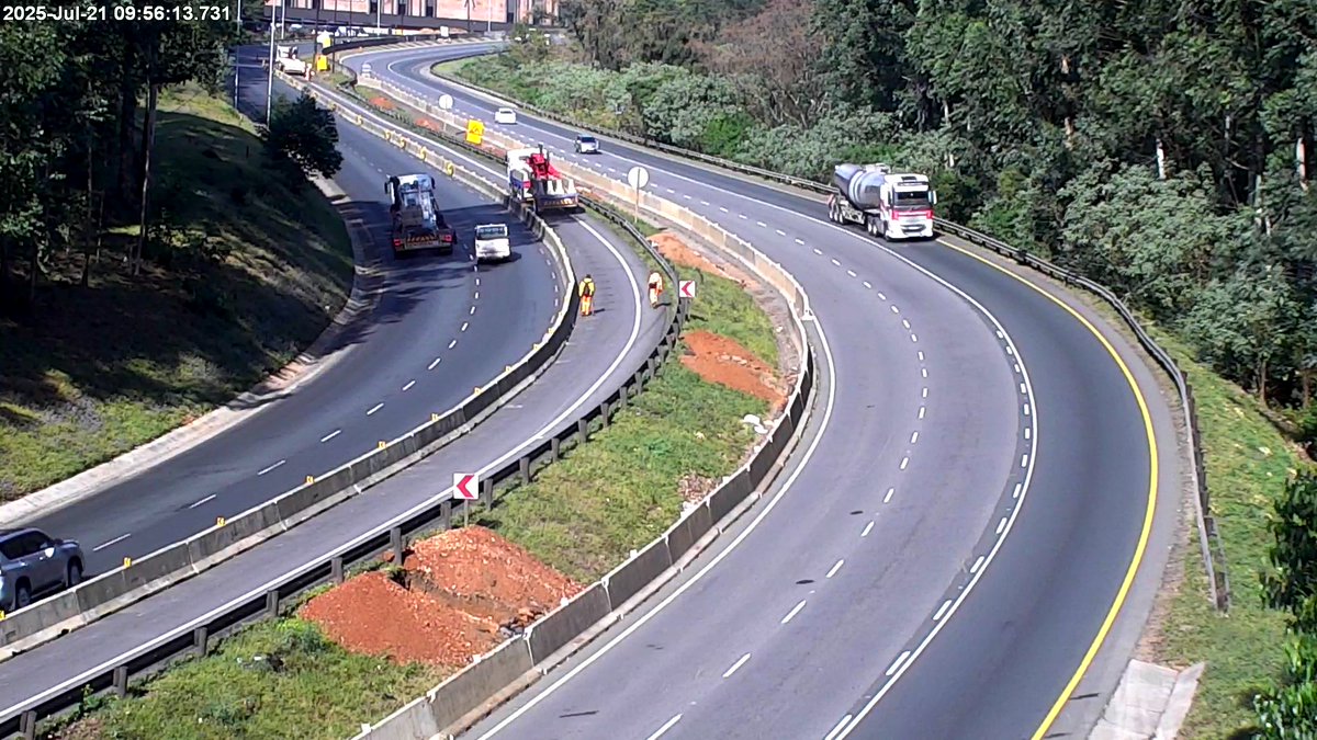 i_trafficKZN's tweet image. 186283: Roadworks: N3 Northbound before Peter Brown Dr: Right lane closed: Drive Carefully
For more info
i-traffic.co.za/region/KwaZulu