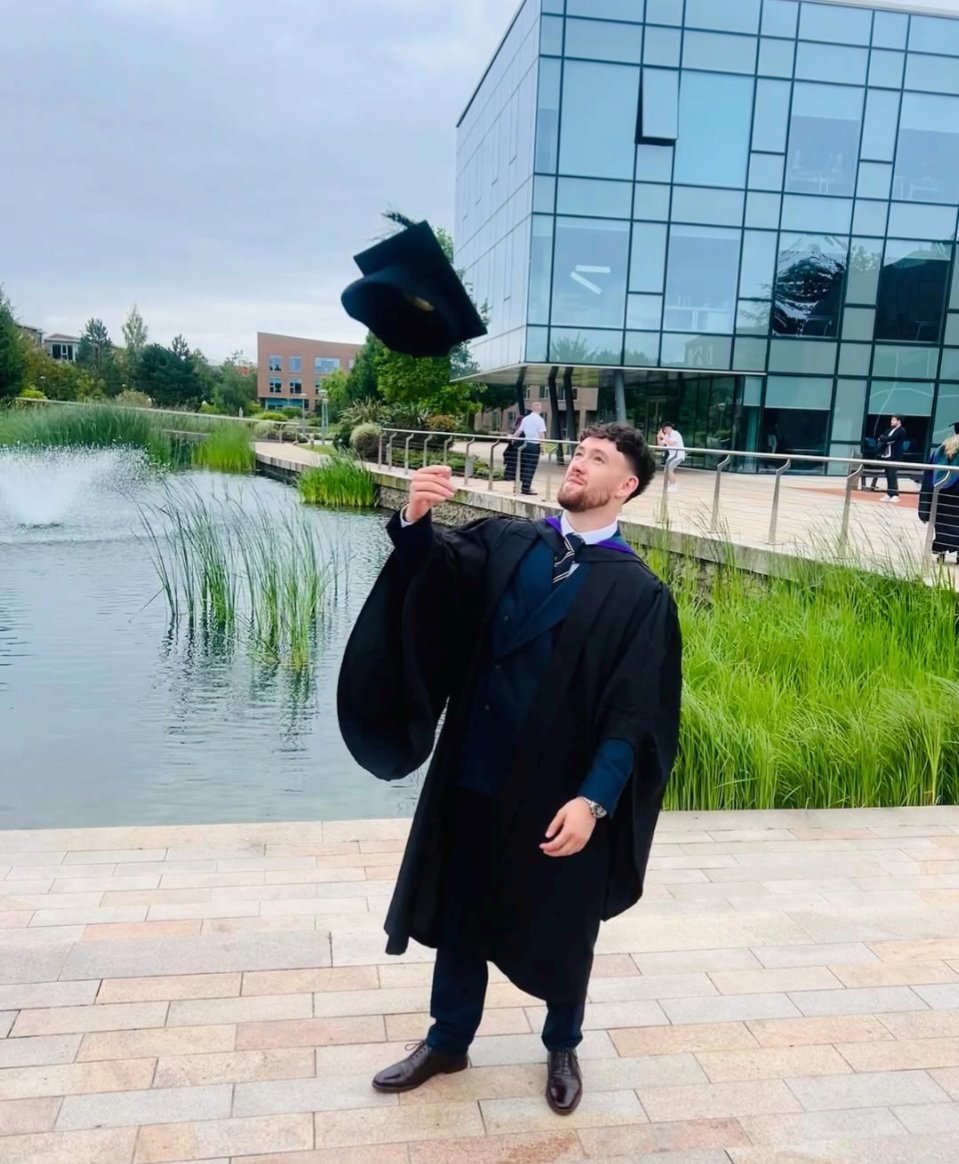 HurricanesRLFC's tweet image. 🎓 | A huge congratulations to young forward Ellis Hobson who has recently graduated with a 1st Class Honours Degree in Law!
👏 | Join us in showing your support for Ellis, who is showing great progress both on and off the pitch.
#DARETODREAM