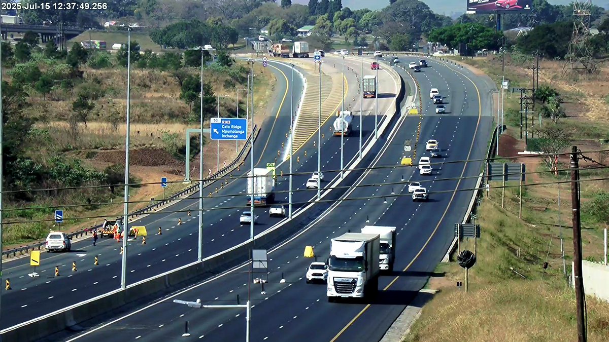i_trafficKZN's tweet image. Roadworks
N3 Bi-directional between Cato Ridge I/C and New England Rd I/C: Restricted lanes: Drive Carefully
For more info
i-traffic.co.za/region/KwaZulu…