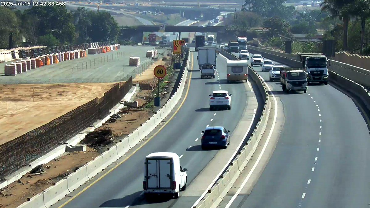 i_trafficKZN's tweet image. Roadworks
N3 Bi-directional between Cato Ridge I/C and New England Rd I/C: Restricted lanes: Drive Carefully
For more info
i-traffic.co.za/region/KwaZulu…
