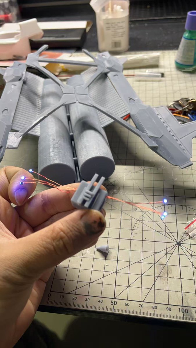 XiaoruiMa6's tweet image. 【WF上海 出展】
1/400スケール・完全新規造形のエヴァ2号機宇宙装備版を制作中!
コトブキヤのスケールに準拠し、設定を忠実再現。初回3Dプリント&仮組みテスト、一部パーツを公開。
当日は場内展示&頒布予定、ぜひご覧ください!
#エヴァンゲリオン #EVA02 #WF上海 #ワンフェス #Kotobukiya