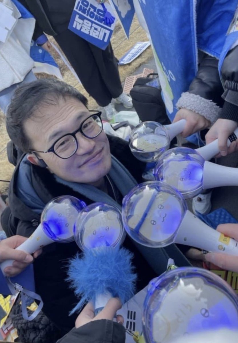 자꾸 이런 거 해주니까 못생긴 게 지가 뭐라도 되는 줄 알잖아