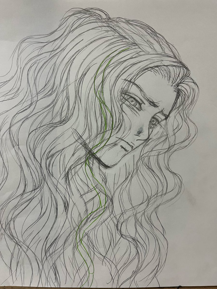 karina042205's tweet image. 次の描き直しのコマの為の作画
いい顔になった。
緑の線は、下を向いた状態なんで髪が前の方に垂れ下がってる状態なのを忘れないように強調する為