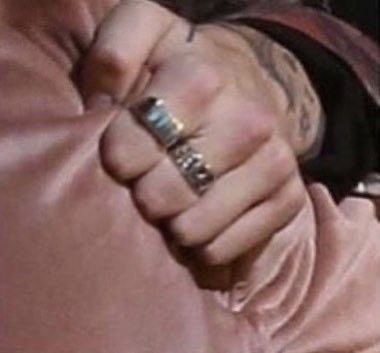 erodarryx's tweet image. if youโre looking for me, iโm in a corner crying all my tears