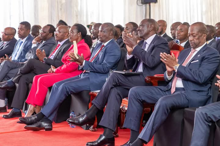 JohnMbadiN's tweet image. Joined H.E @WilliamsRuto at the Nairobi Securities Exchange for the bell-ringing to celebrate the listing of the Linzi Asset-Backed Security which has raised over 44Billion.