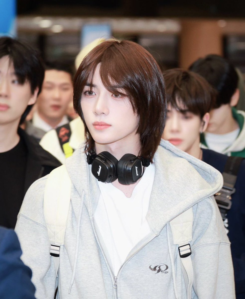 giakiyo's tweet image. “you seriously look like you just walked out of a comic book” OH EXACTLY