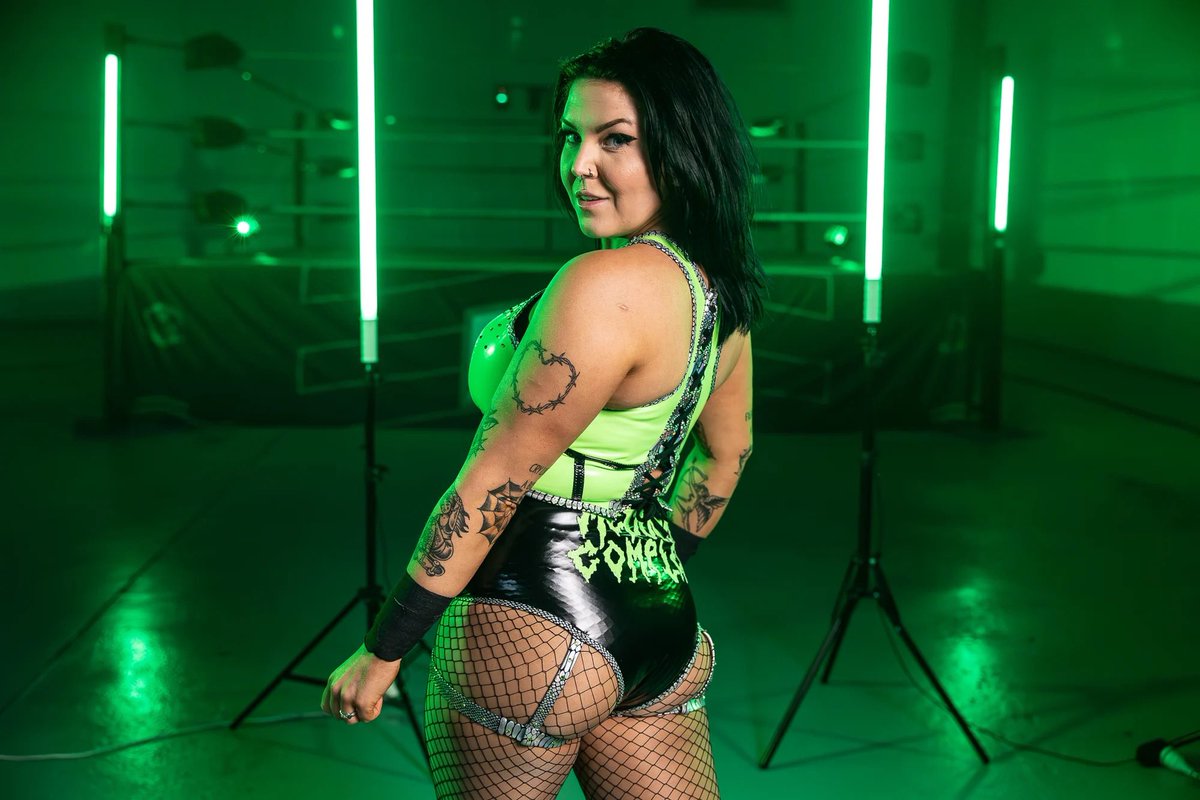 EnglishLeo's tweet image. #WomanCrushWednesday - @charlievanspro