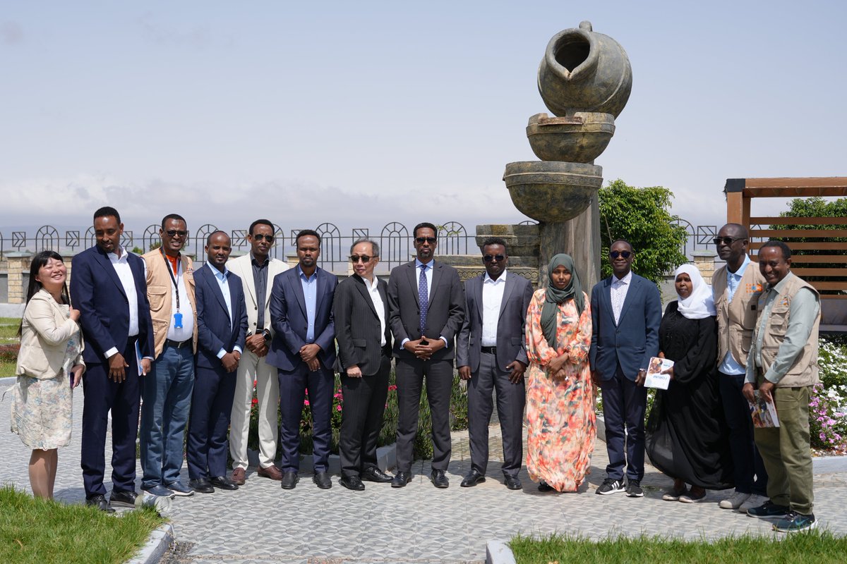 UNFPAEthiopia's tweet image. 🤝 In Jijiga with 🇯🇵 H.E SHIBATA Hironori, Japan's Ambassador to #Ethiopia @JapanEthiopia!
We met regional leaders, visited Karamara Hospital’s maternity ward, a mobile health clinic supported by @UNFPA & @JapanGov, & a youth center empowering young people.
#UNFPAThanksJapan
