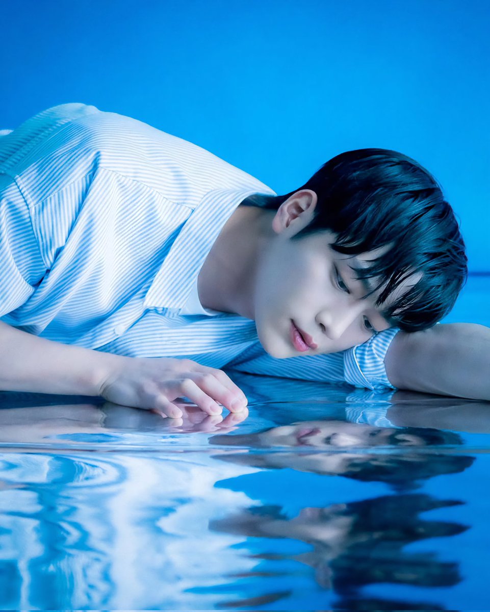 sun0508sunsun's tweet image. 자체 정화가 필요함
반바지 깡이 너모 강렬해