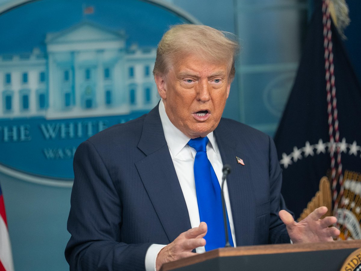 ChinaDaily's tweet image. #US President #DonaldTrump and Japanese Prime Minister Shigeru Ishiba announced that the two countries have reached a trade agreement to reduce the "reciprocal" #tariff rate from 25 to 15 percent. #Japan bit.ly/459h9hw