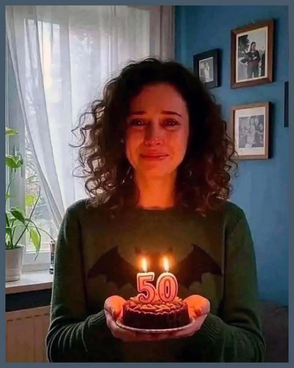 afra_art56's tweet image. 🎂 Today is my **50. Birthday**.
I have no children, no husband... but I did **bake my own cake**. 🌸
No big celebration, no hustle and bustle – just me, my thoughts... and maybe **a kind word from you**?
✨ **A little greeting would touch my heart very much today.** 💖