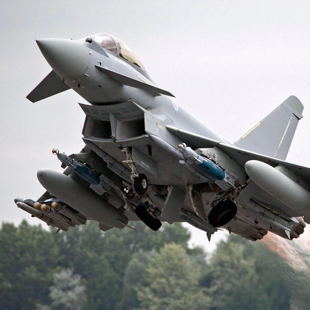 🔴 Almanya, Türkiye'ye 40 adet Eurofighter savaş uçağı satışına ön onay verdi.

- Der Spiegel