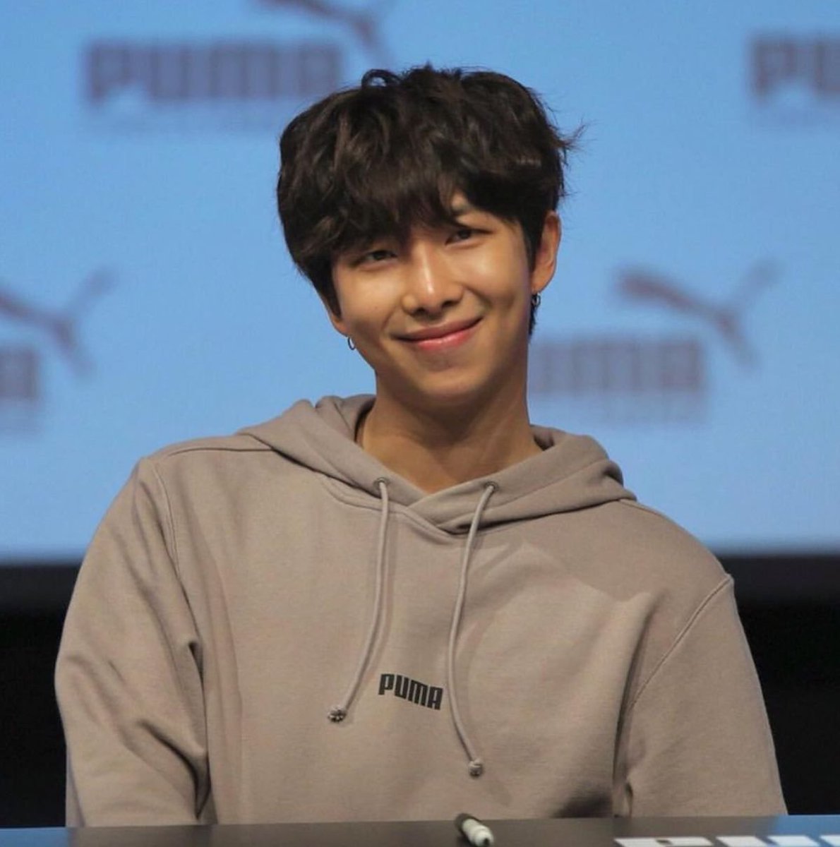 artfoRKIVE's tweet image. This puma fansign joon is so dear to me, his baby perm, the casual hoodie, HE LOOKS SO CUTE AND HUGGABLE