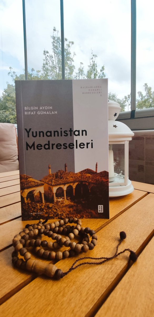 Osmanlı dönemi bir bütün olarak ele alındığında ise Balkanlar'da yaptırıldığı tespit edilebilen medreselerin sayısı 665 rakamına ulaşmaktadır. 

360 medrese ile Yunanistan, Osmanlı idaresinde Balkanlar'da en çok medresenin kurulduğu bölge olmuştur. 

Bunu 281 medrese ile