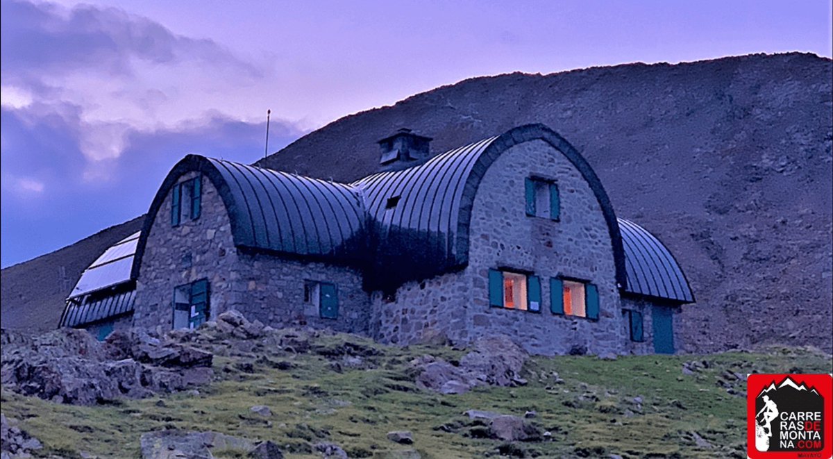 REFUGIO BAYSELLANCE (2.651m)
Base de ascensión al Vignemale, heredera de las cuevas de Rusell. 
Un hermoso pedazo de historia del montañismo en Pirineos. 
Conócelo 👉 carrerasdemontana.com/2022/07/26/ref…
#carrerasdemontaña #vignemale